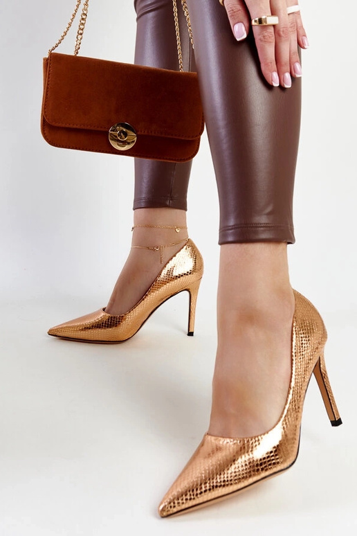 Veinid šampanja lakknahast pumbad