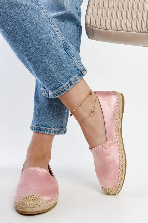 Caithlini heleroosa sädeleva...