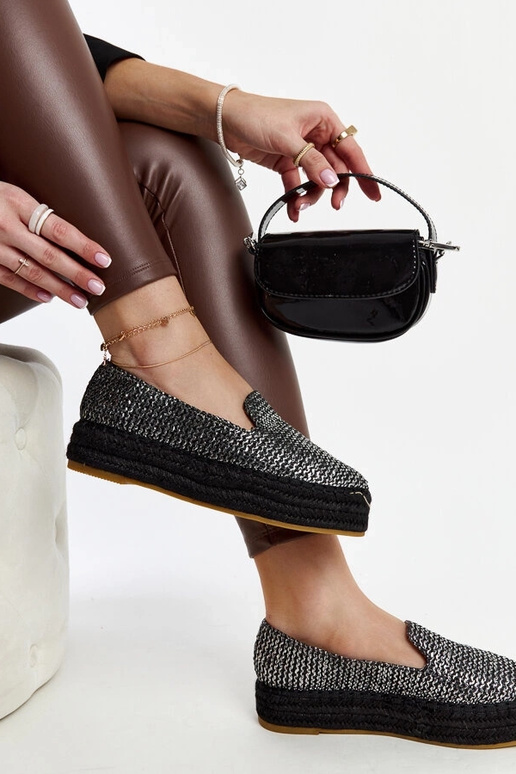 Mustad espadrillid kaunistatud... Mustad espadrillid kaunistatud...