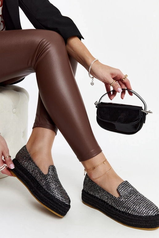 Mustad espadrillid kaunistatud... Mustad espadrillid kaunistatud...