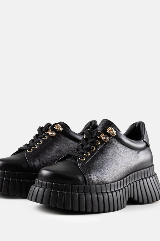 Mustad nahast platvormiga...