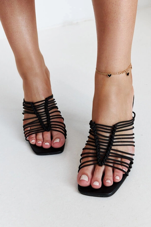 Mustad naiste kõrge kontsaga plätud,...