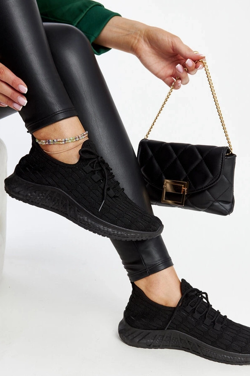 Mustad kangasest spordijalatsid Milena