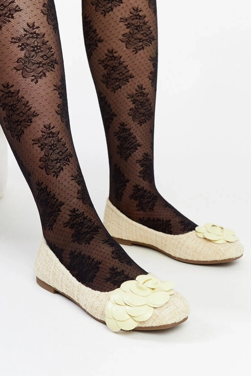 Kollased balletikorterid dekoratiivse... Kollased balletikorterid dekoratiivse...