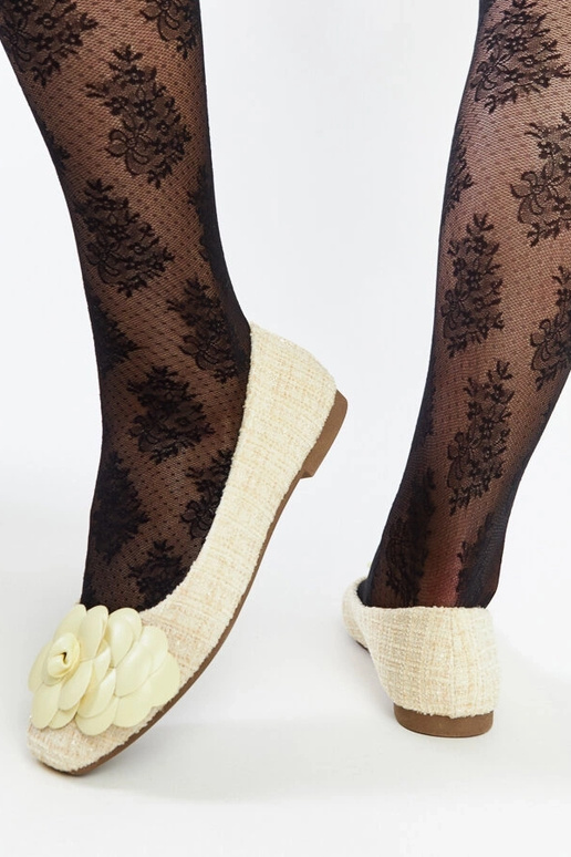 Kollased balletikorterid dekoratiivse... Kollased balletikorterid dekoratiivse...