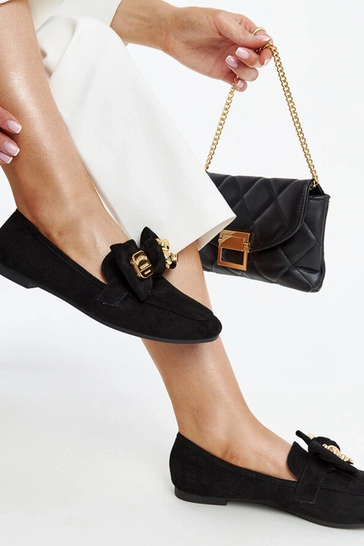 Mustad pätsid dekoratiivse...