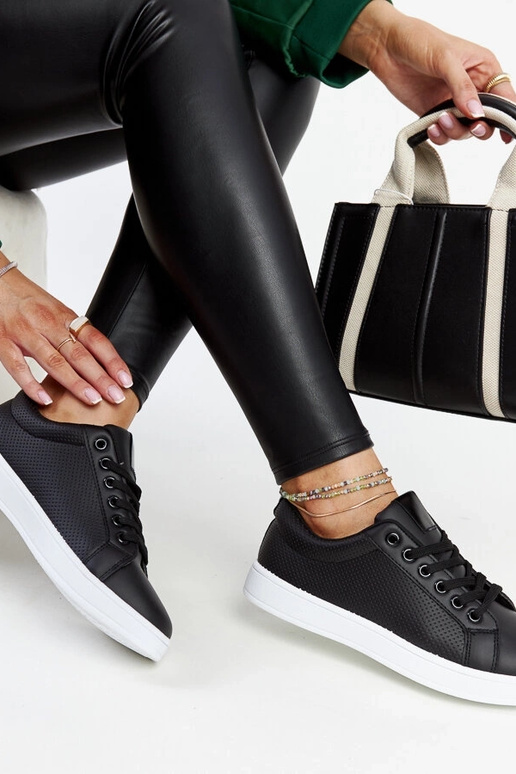 Mustad ökonahast tossud Semret