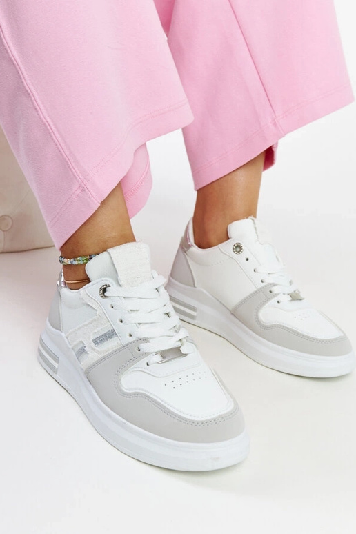 Valged ja hallid Negisti platvormiga... Valged ja hallid Negisti platvormiga...