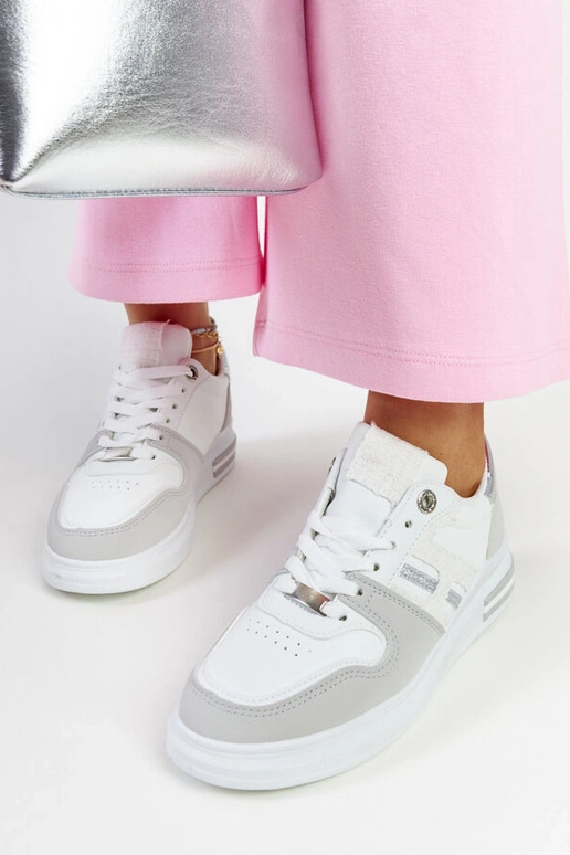 Valged ja hallid Negisti platvormiga... Valged ja hallid Negisti platvormiga...