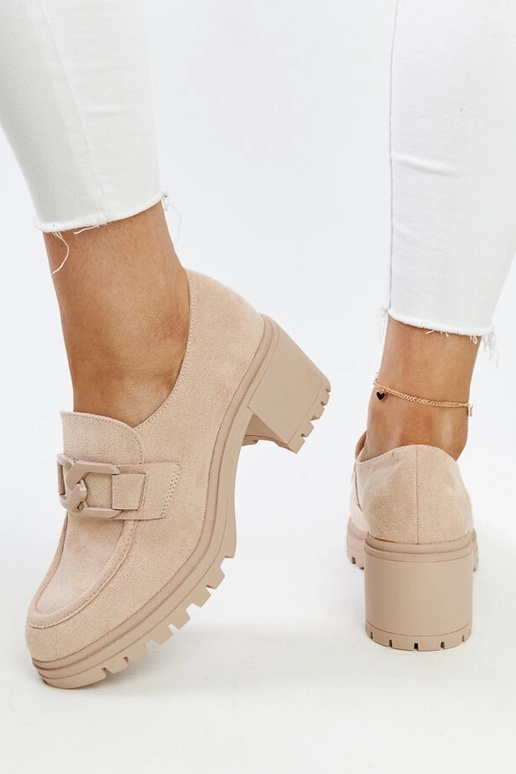 Nahast sisetallaga beežid poolsaapad...