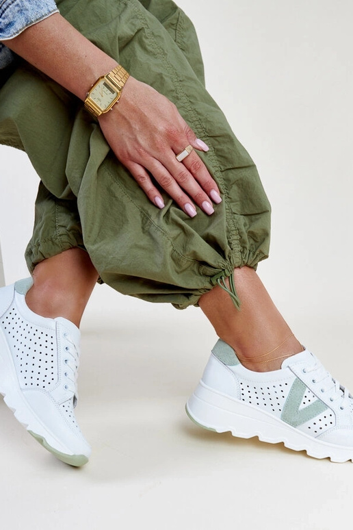 Valged nahast ażurowed sporditossud...