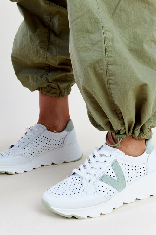 Valged nahast ażurowed sporditossud...