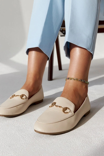 Beežid mokassiinid pandlaga...