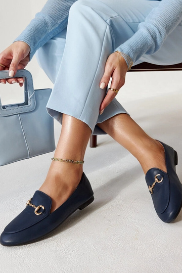 Tumesinised mokasiinid... 2