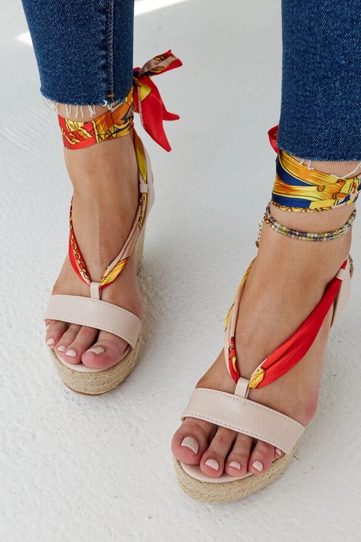 Aziza beežid nöörsandaalid