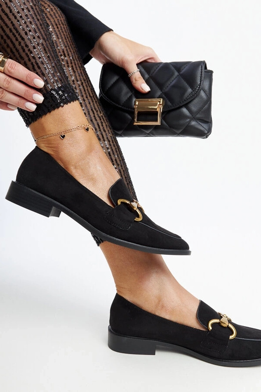 Mustad pätsid Gibarti pandlaga