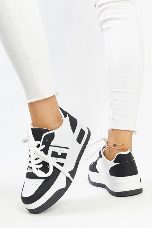 Mustvalged tossud paksu tallaga Galit