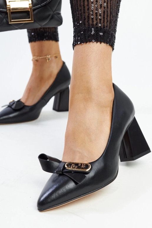 Mustad nahast kontsakingad Vinceza...