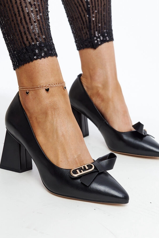 Mustad nahast kontsakingad Vinceza...