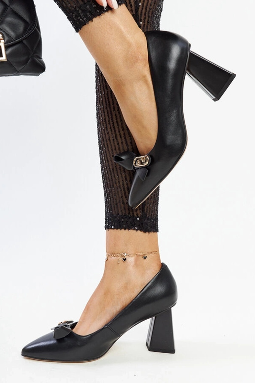 Mustad nahast kontsakingad Vinceza...