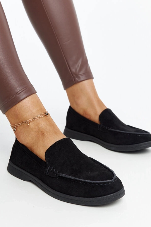 Mustad seemisnahast Rumay kingad