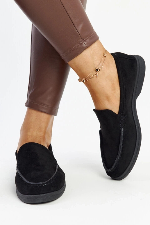 Mustad seemisnahast Rumay kingad