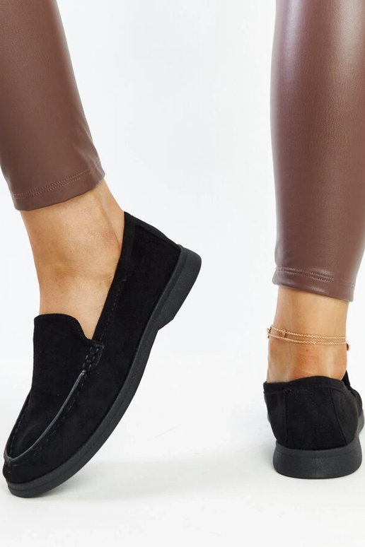 Mustad seemisnahast Rumay kingad