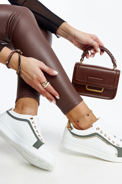 Valged ja rohelised Amali platvormiga... Valged ja rohelised Amali platvormiga...