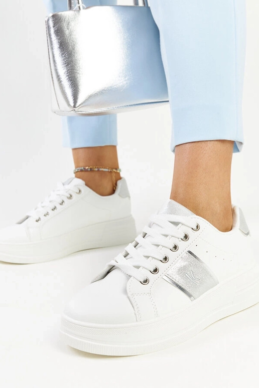 Valged ja hõbedased tossud paksema... Valged ja hõbedased tossud paksema...