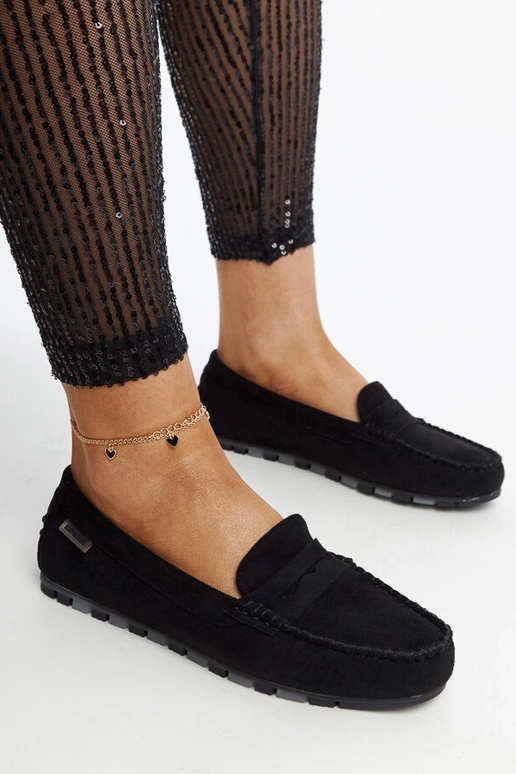 Nafisah mustad sametist mokasiinid