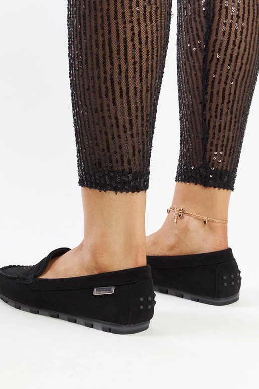 Nafisah mustad sametist mokasiinid