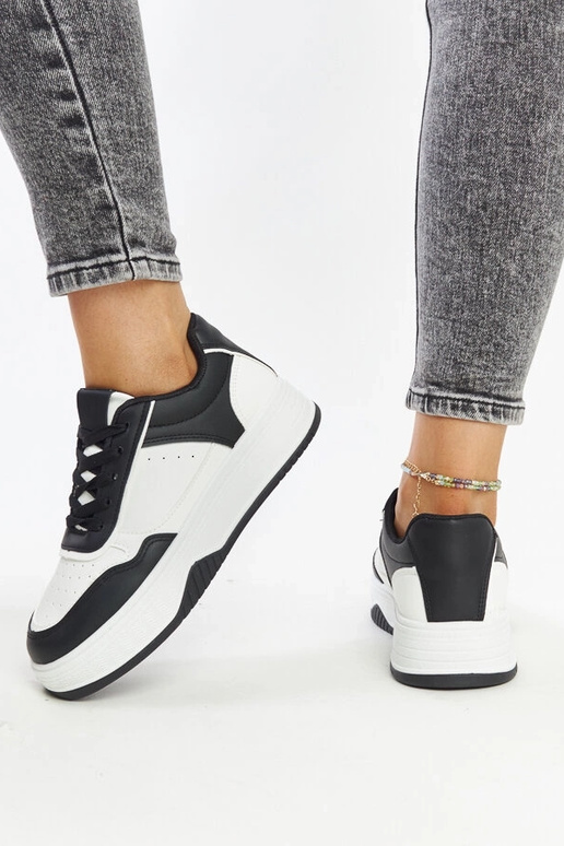 Musta ja valge paksema tallaga tossud... Musta ja valge paksema tallaga tossud...