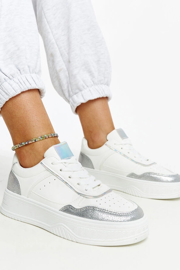 Valged ja hõbedased tossud...