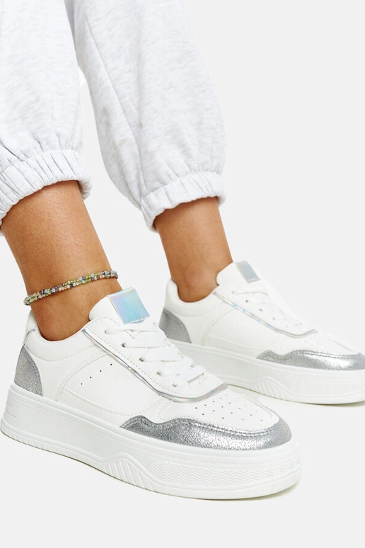 Valged ja hõbedased tossud paksema... Valged ja hõbedased tossud paksema...