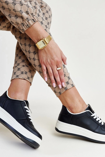 Mustad Cvita platvormiga... 2