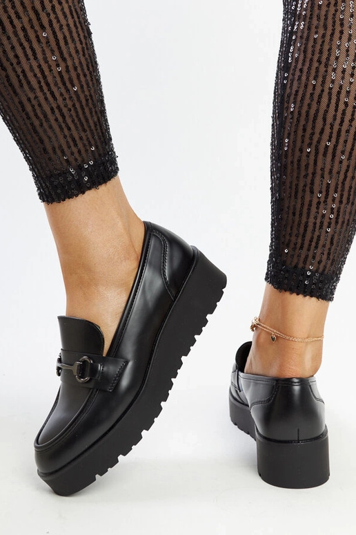 Mustad Oili kiiluloaferid