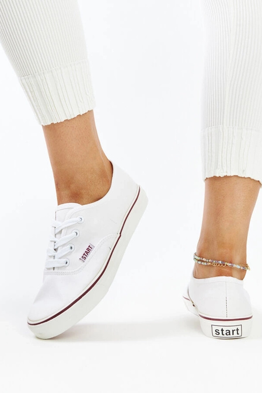 Valged klassikalised Erla tossud