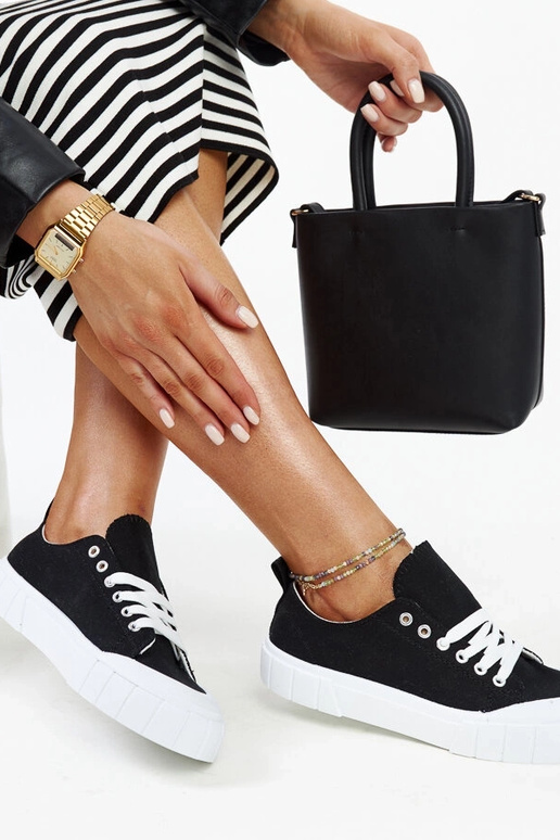 Eduardi mustast kangast tossud