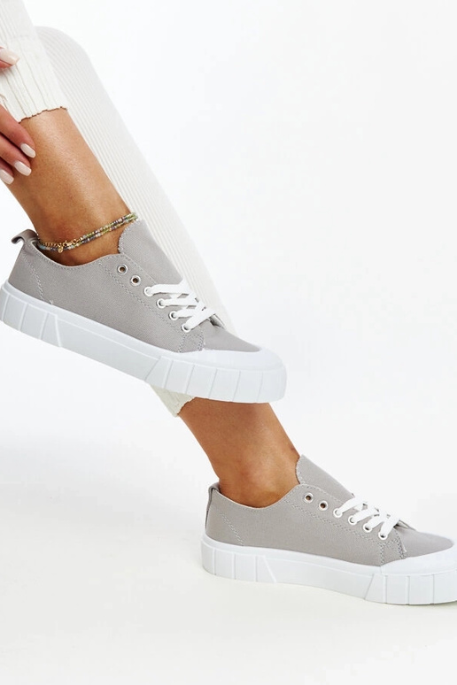 Eduardi hallist riidest tossud