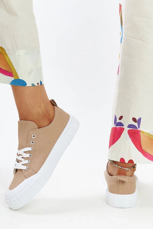 Eduardi pruunist riidest tossud Eduardi pruunist riidest tossud