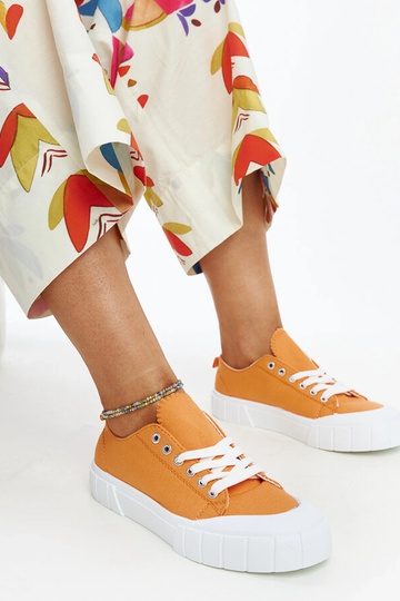 Eduardi oranžist kangast...