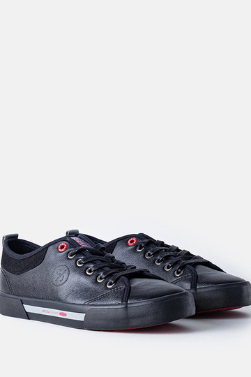 Mustad meessportlikud... 2