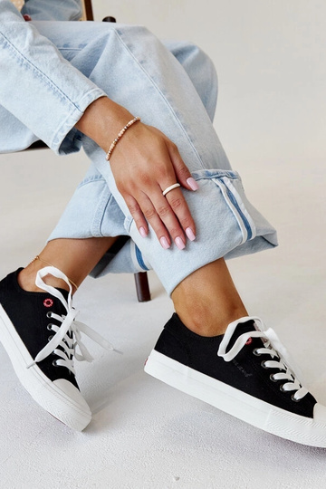 Mustast kangast naiste tossud CROSS JEANS 2