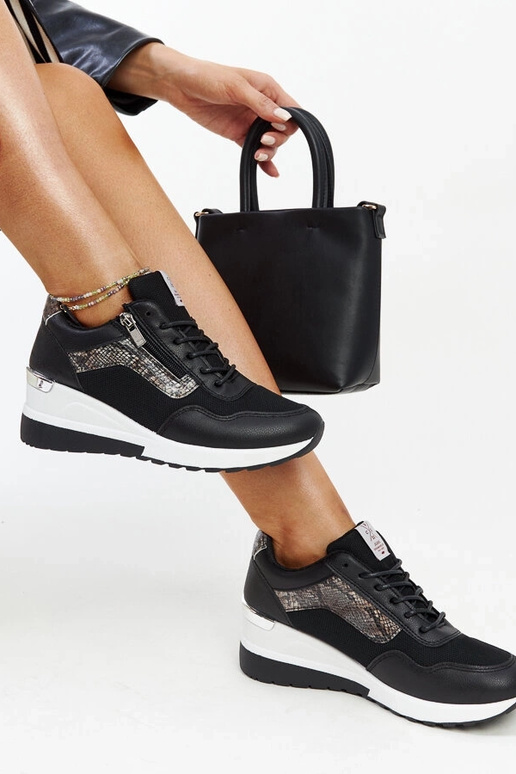 Mustad naiste kiiltossud CROSS JEANS Mustad naiste kiiltossud CROSS JEANS