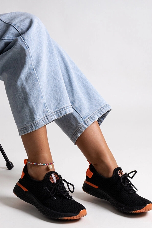 Mustast kangast tossud naistele CROSS... Mustast kangast tossud naistele CROSS...