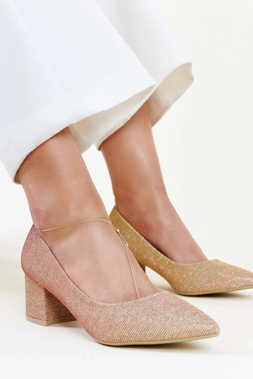 Laity roosad sädelevad plokkkontsaga...