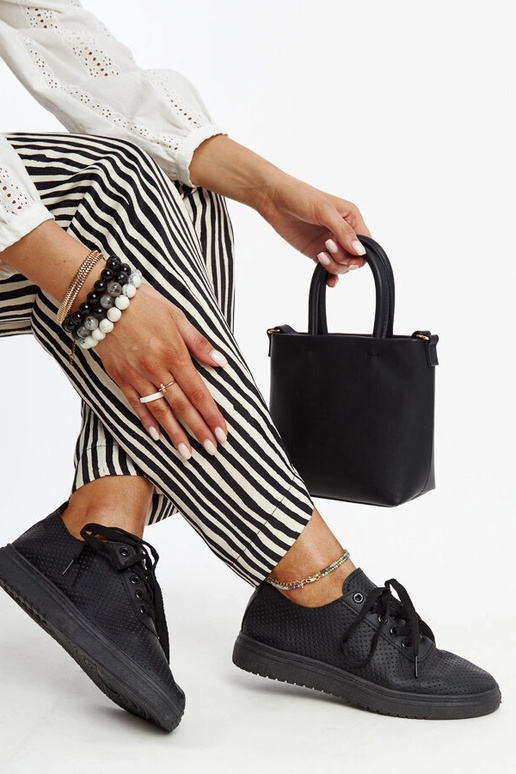 Mustad ažuursed Segana tossud Mustad ažuursed Segana tossud