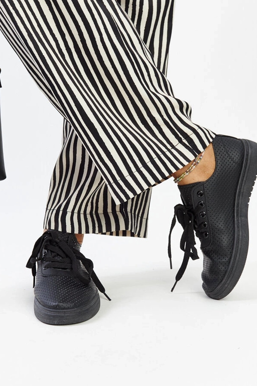 Mustad ažuursed Segana tossud Mustad ažuursed Segana tossud