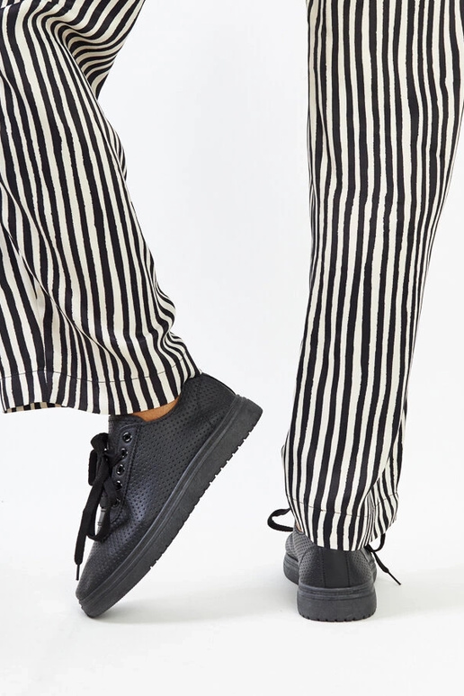 Mustad ažuursed Segana tossud Mustad ažuursed Segana tossud