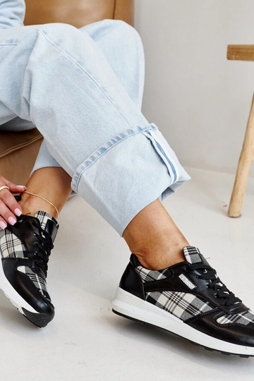 Afifah mustaruudulised tossud